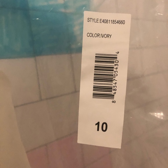 White short wedding dress - Picture 2 of 4